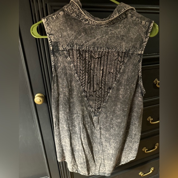 Button Down Tank - Picture 2 of 2